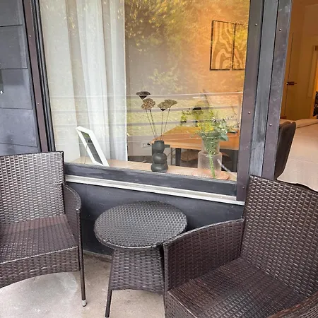 Cozy Beethoven Mit Balkon Апартаменты *