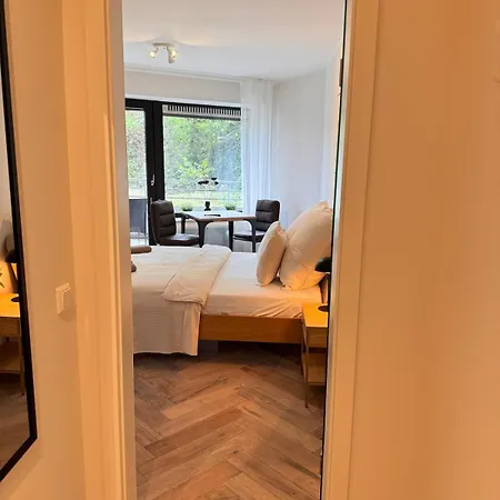 Cozy Beethoven Mit Balkon Апартаменты *