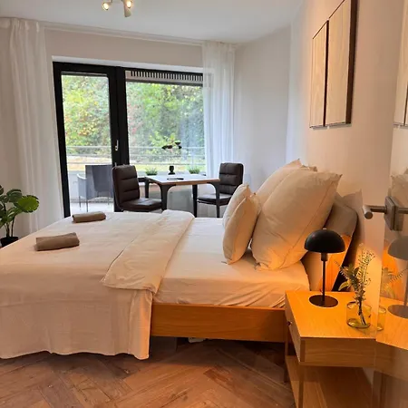 Cozy Beethoven Mit Balkon Апартаменты *